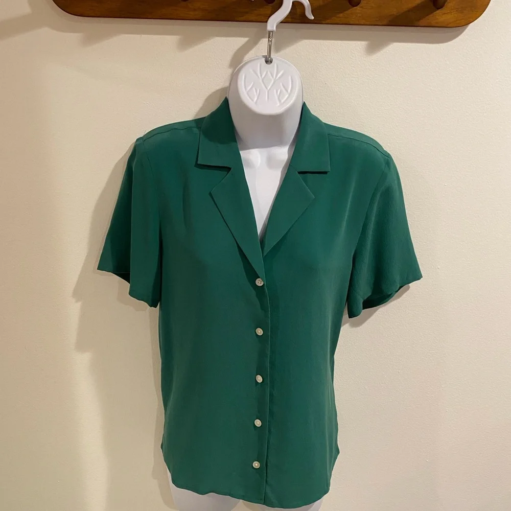 100% Silk Blouse ModCloth Green Camp Shirt Medium - Picture 7 of 8